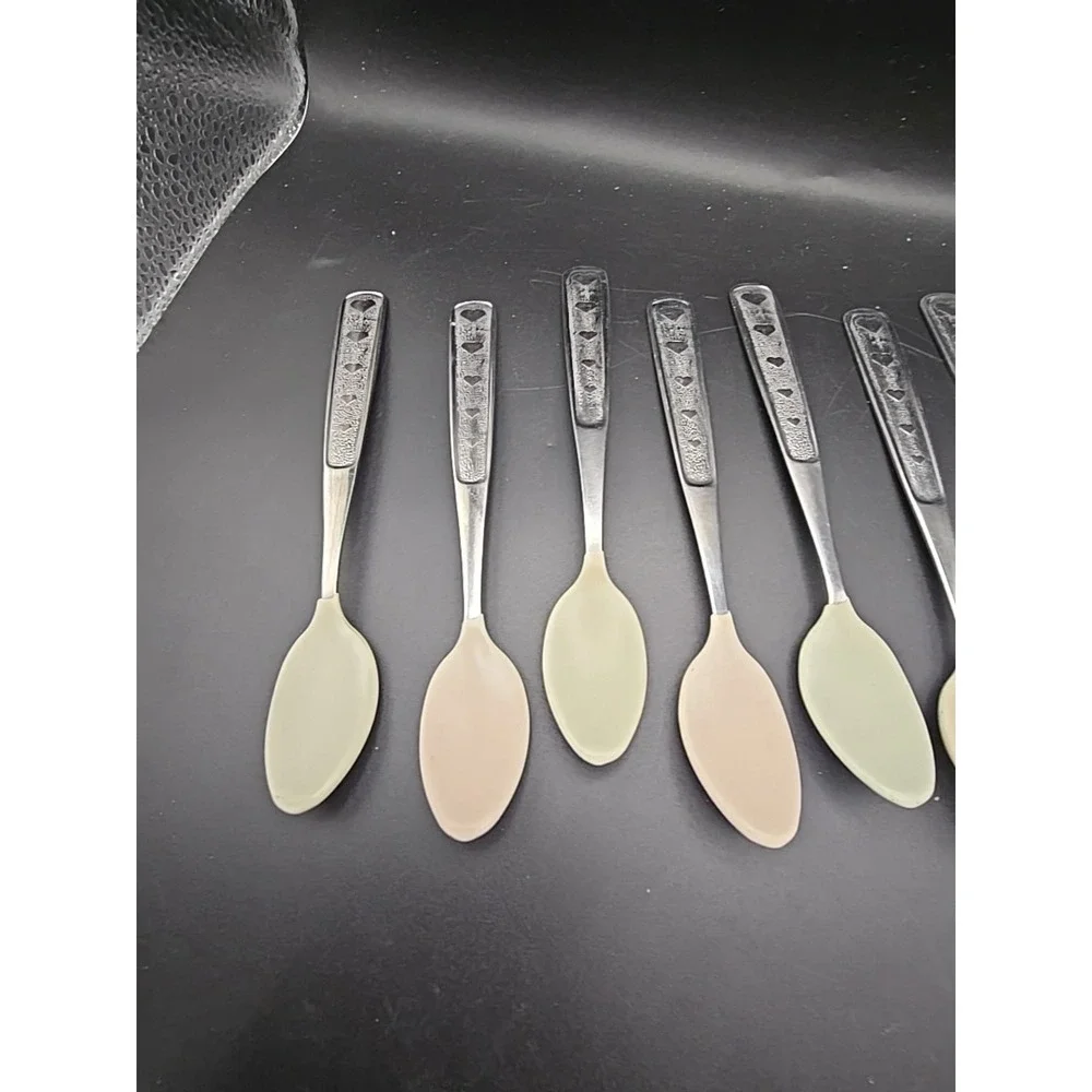 8 Vintage 1996 Baby Spoons With‎ Hearts. Munchkin Inc Stainless